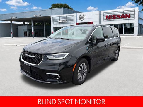 Used 2024 Chrysler Pacifica Limited FWD image 10