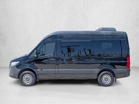 Used 2019 Mercedes-Benz Sprinter 2500 image 9