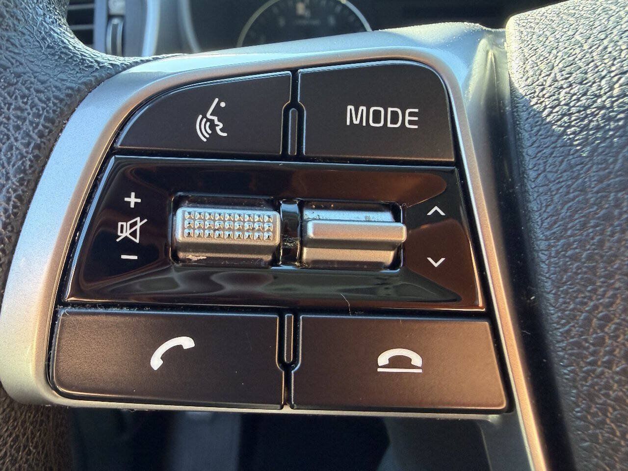Used 2019 Kia Sorento L FWD image 15