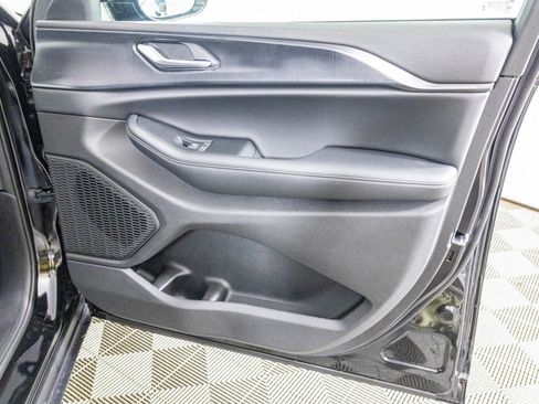 New 2025 Jeep Grand Cherokee L Altitude image 36