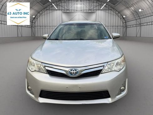 Used 2012 Toyota Camry XLE w/ Leather Pkg image 2