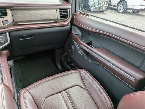 Certified 2024 Ford Expedition Limited image 16