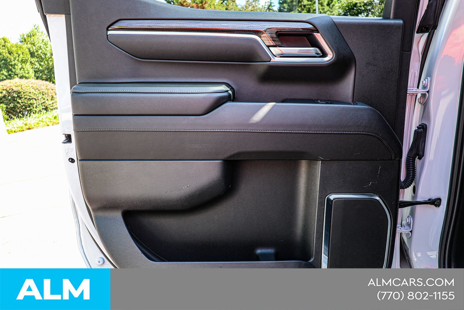 Used 2025 Chevrolet Silverado 1500 LT RWD image 41