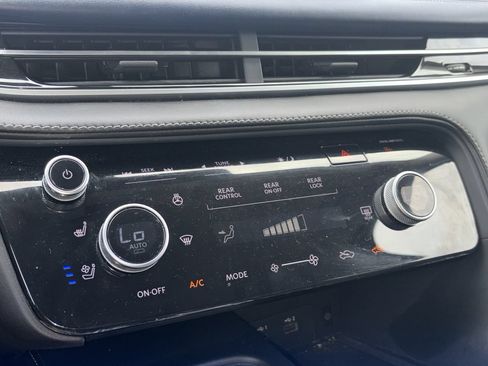 Used 2023 INFINITI QX60 Luxe w/ Vision Package FWD image 6