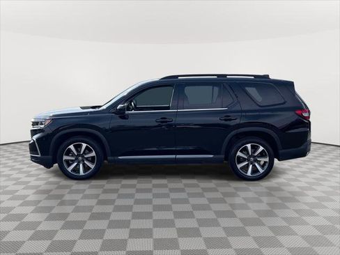 Used 2023 Honda Pilot Touring image 4
