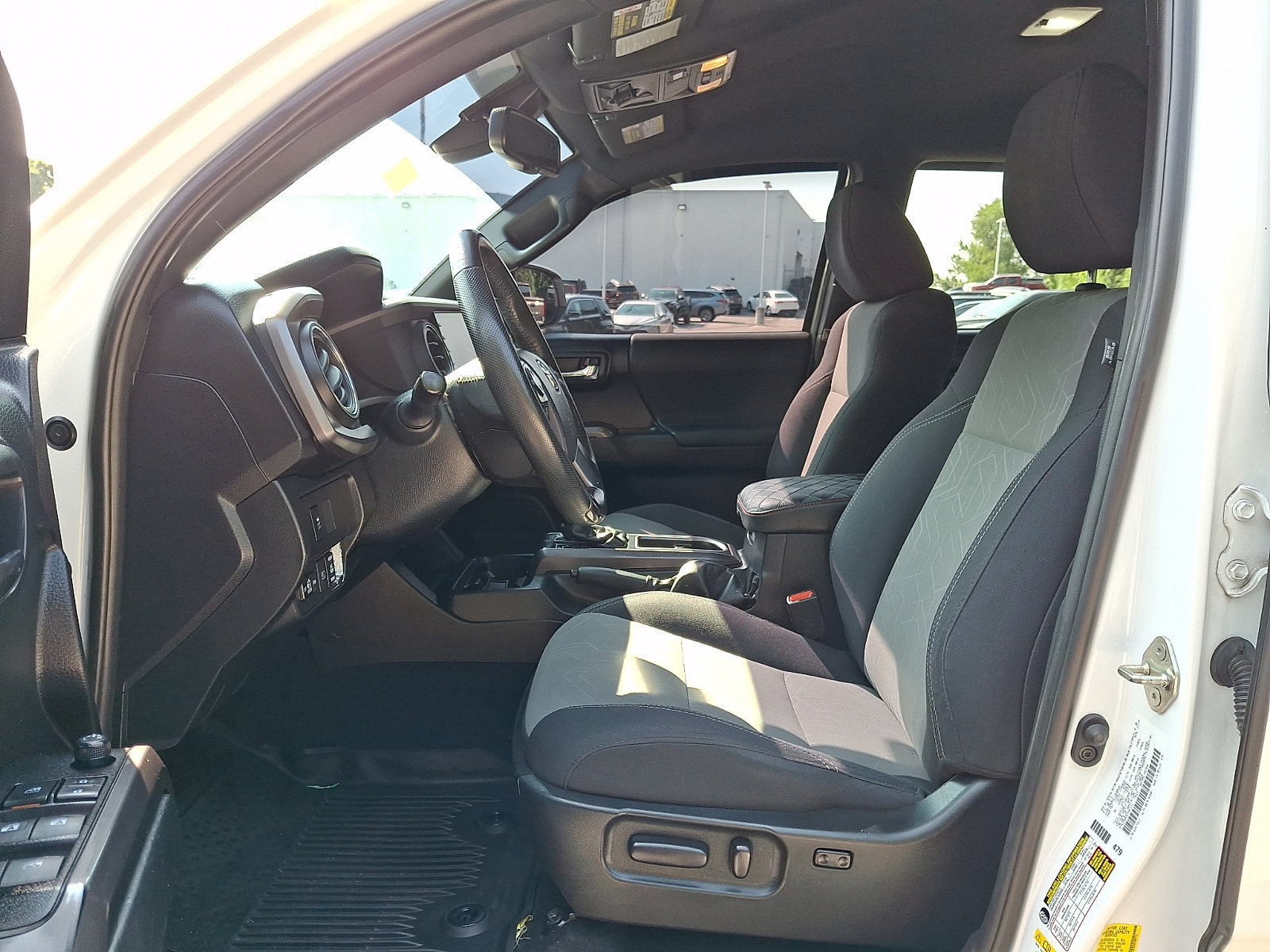 Used 2020 Toyota Tacoma TRD Off-Road AWD/4WD image 13
