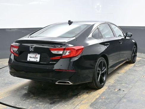 Used 2018 Honda Accord Sport image 6