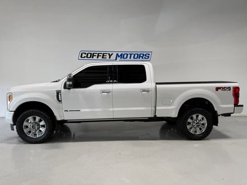 Used 2017 Ford F250 Platinum w/ Platinum Ultimate Package AWD/4WD image 3