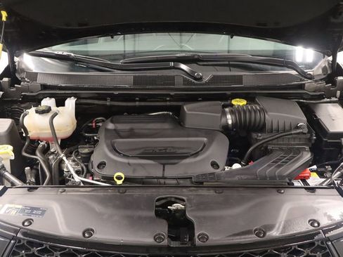 Used 2025 Chrysler Pacifica Limited FWD image 26