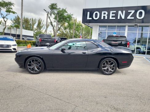 Used 2020 Dodge Challenger SXT w/ Blacktop Package RWD image 8