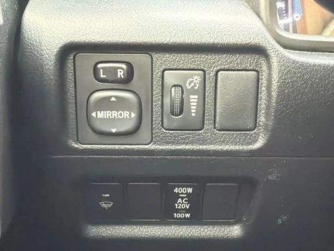 Used 2018 Toyota 4Runner SR5 Premium image 15