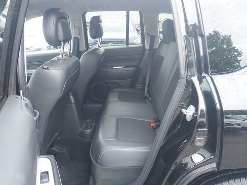 Used 2016 Jeep Compass Latitude AWD/4WD image 23