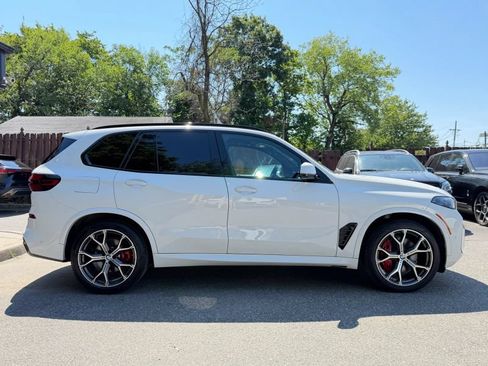 Used 2025 BMW X5 xDrive40i w/ M Sport Package AWD/4WD image 2