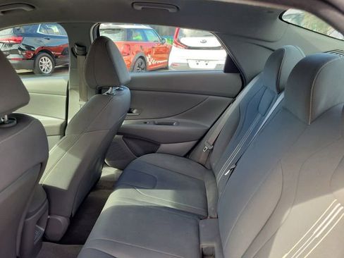 Used 2024 Hyundai Elantra SEL image 28