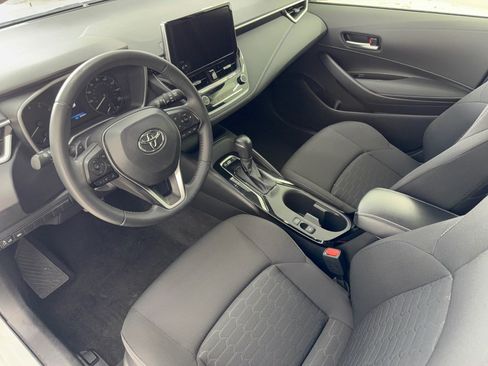 Used 2023 Toyota Corolla SE FWD image 4