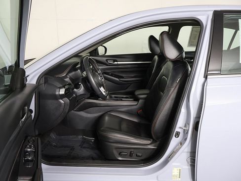 Used 2023 Nissan Altima 2.0 SR FWD image 29