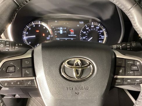 Certified 2023 Toyota Highlander XLE image 21