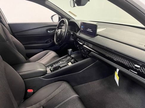 Used 2025 Honda Accord Sport image 11
