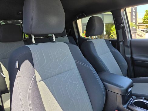 Used 2020 Toyota Tacoma TRD Off-Road w/ Technology Package RWD image 16