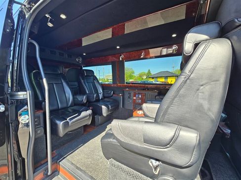 Used 2014 Mercedes-Benz Sprinter 2500 image 12