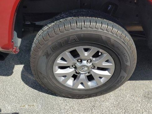 Used 2018 Toyota Tacoma SR5 image 9