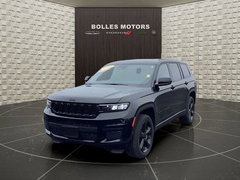 Certified 2023 Jeep Grand Cherokee L Altitude image 11