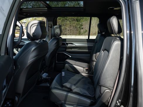 New 2026 Jeep Grand Wagoneer Limited w/ Premium Group II AWD/4WD image 19