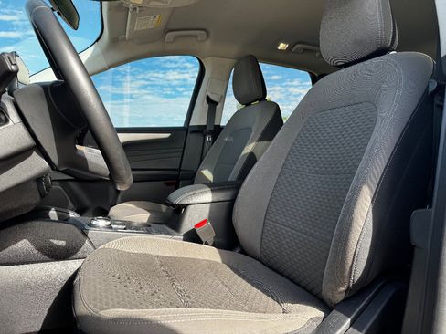 Used 2022 Ford Escape SE w/ Cold Weather Package image 12