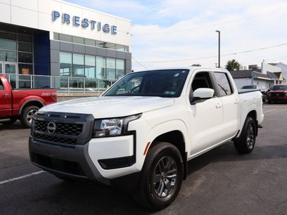 Used 2025 Nissan Frontier SV w/ Tow Package