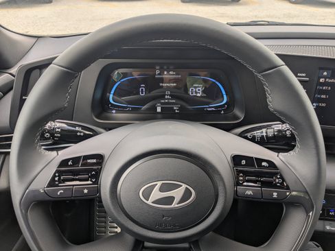 Used 2026 Hyundai Elantra SEL Sport FWD image 31