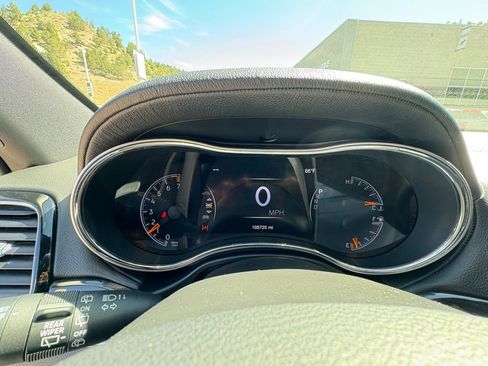Used 2019 Jeep Grand Cherokee Overland AWD/4WD image 17