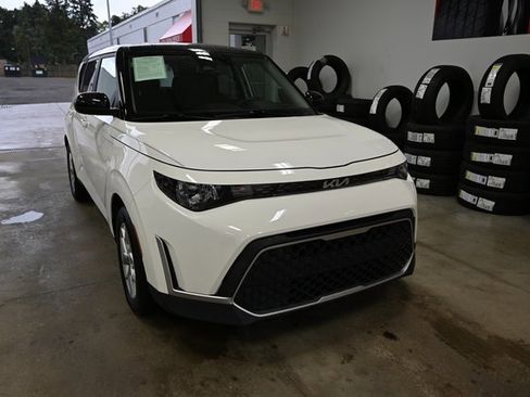 Used 2023 Kia Soul S image 3