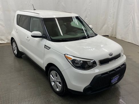 Used 2016 Kia Soul FWD image 2