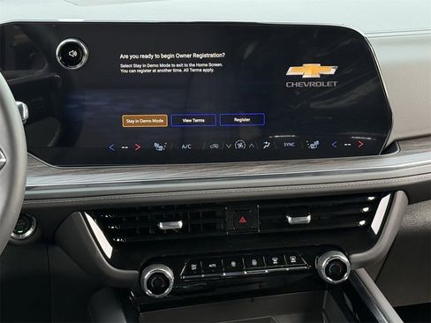 New 2026 Chevrolet Suburban LT image 14