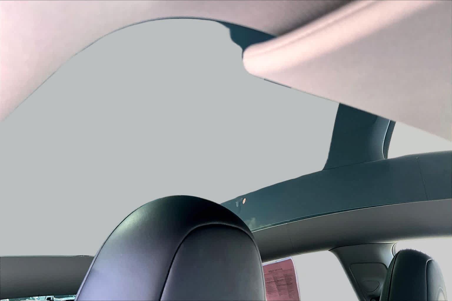 Used 2025 Tesla Model Y Long Range RWD image 12