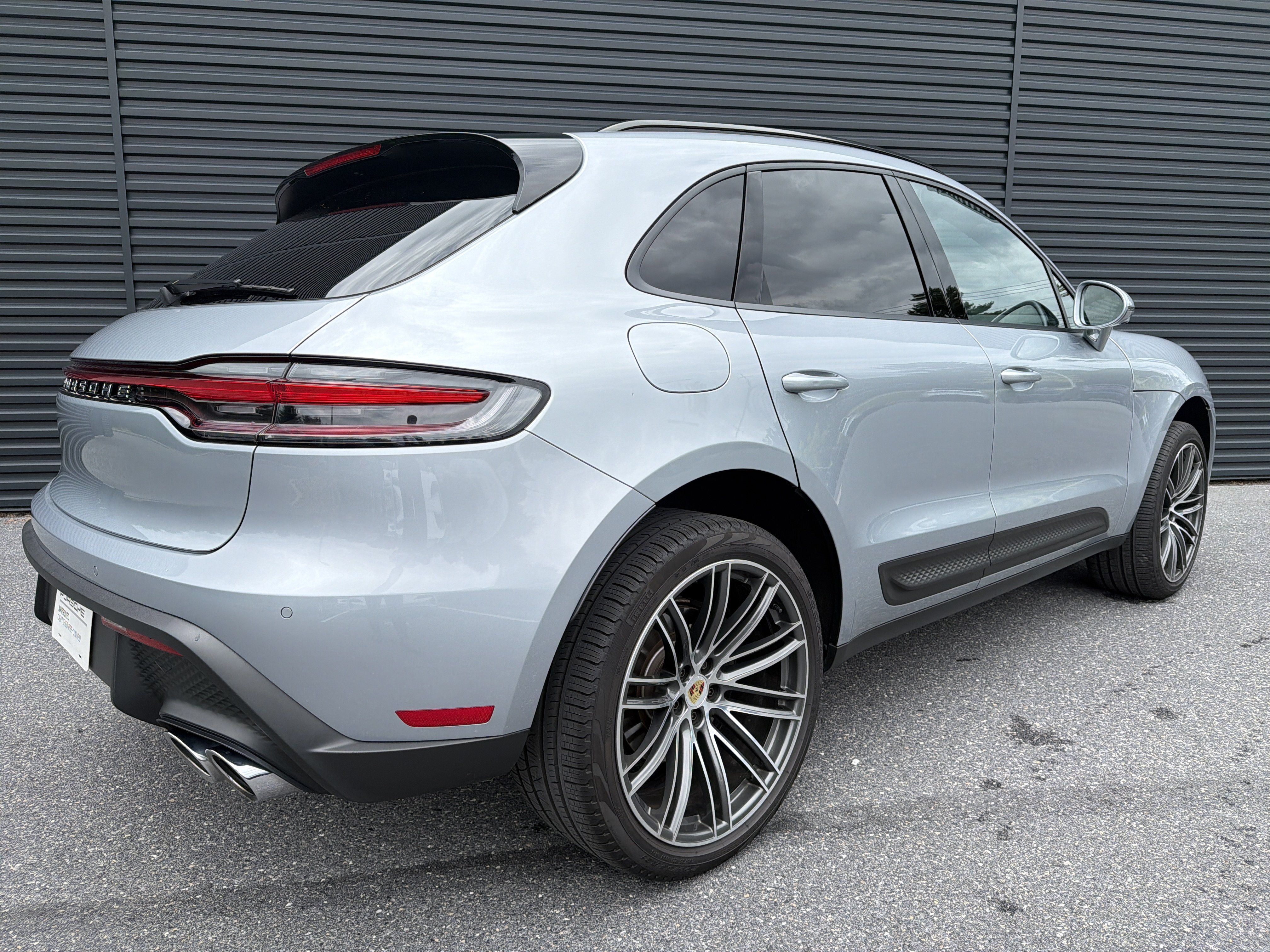 Certified 2026 Porsche Macan AWD/4WD image 5