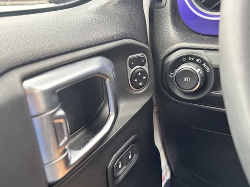 Used 2023 Jeep Wrangler Unlimited Sport AWD/4WD image 22
