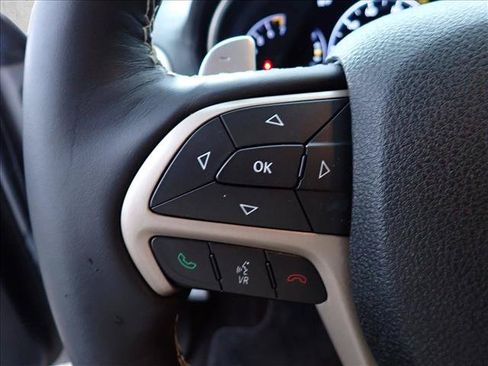 Used 2015 Jeep Grand Cherokee Overland w/ Advanced Technology Group AWD/4WD image 14