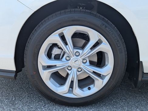 Used 2025 Honda Accord LX image 9