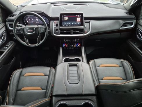 Used 2023 GMC Yukon AT4 w/ AT4 Premium Package AWD/4WD image 13