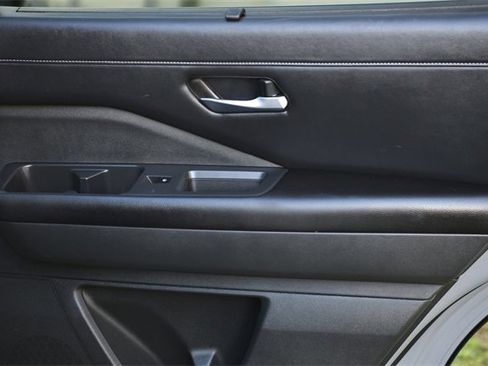 Used 2023 Nissan Pathfinder SL w/ SL Premium Package image 29