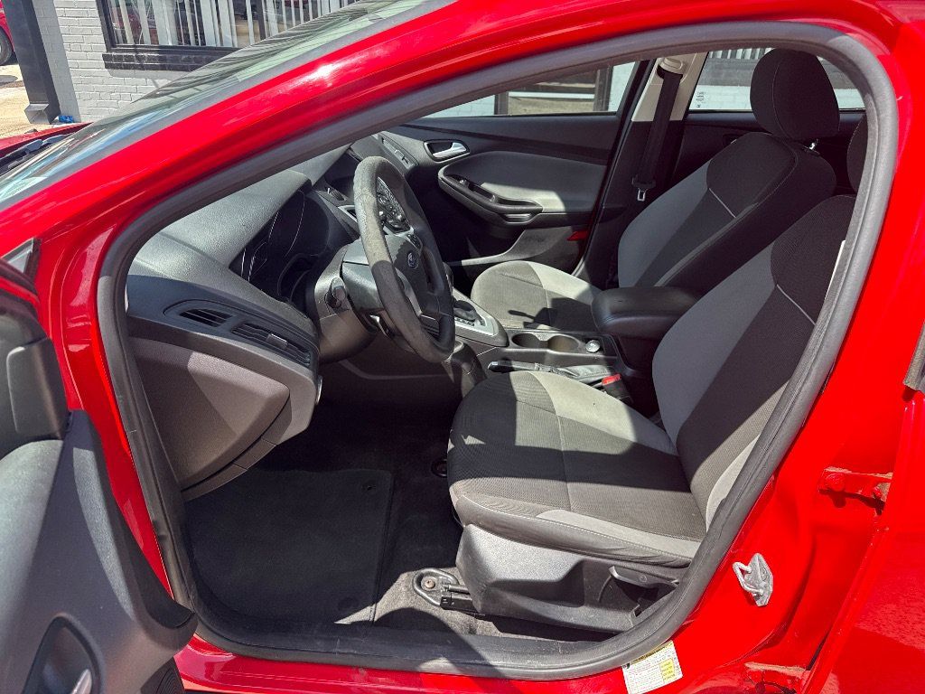 Used 2014 Ford Focus SE FWD image 11