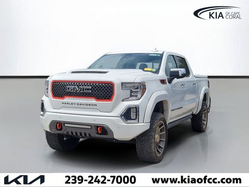 Used 2021 GMC Sierra 1500 SLT w/ SLT Premium Plus Package AWD/4WD image 3