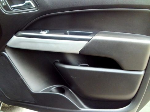 Used 2019 Chevrolet Colorado LT RWD image 35