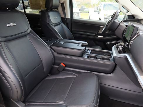 Used 2025 Ford Expedition Max Platinum AWD/4WD image 33