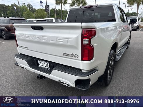 Used 2024 Chevrolet Silverado 1500 High Country w/ Technology Package image 4