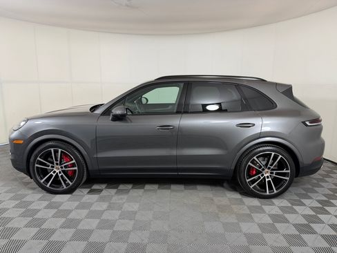 New 2026 Porsche Cayenne S image 2