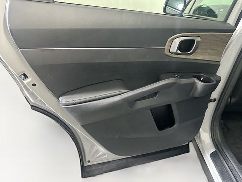 Used 2023 Kia Sorento S w/ Panoramic Sunroof Package AWD/4WD image 28