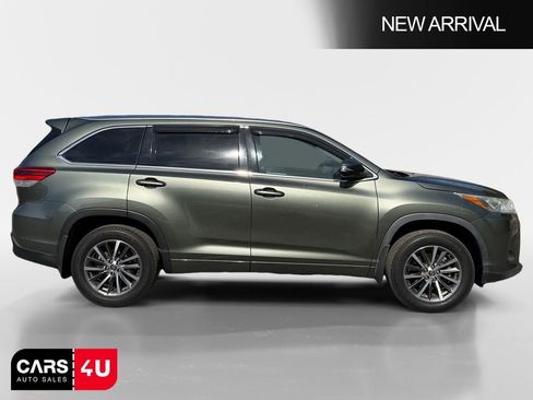 Used 2017 Toyota Highlander XLE FWD image 8