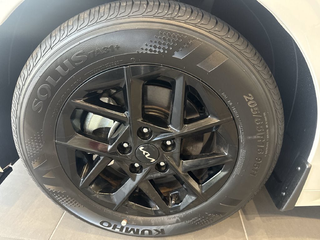 New 2026 Kia K5 LXS FWD image 8